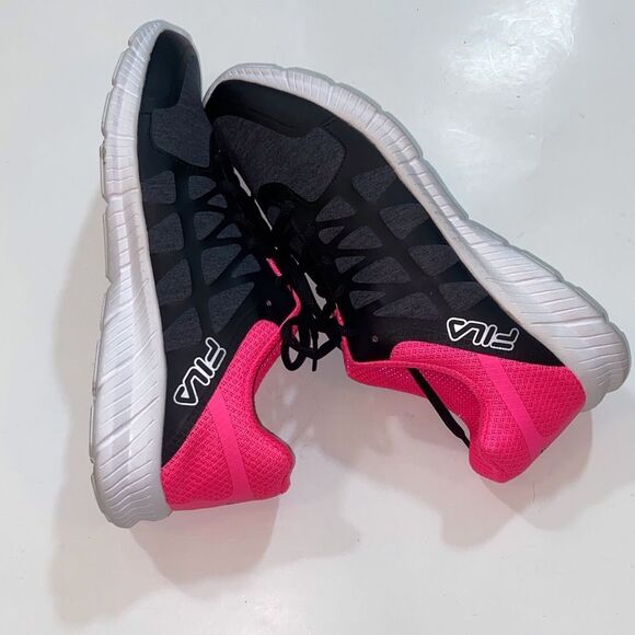 Fila Memory Foam Running Black and Pink Athletic Shoes with Breathable Mesh Sz11 - Picture 1 of 11
